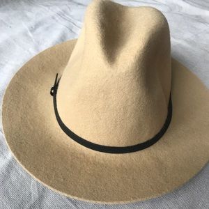 Banana Republic hat
